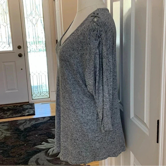 TORRID 3 V-Neck Lace-Up Shoulder Sweater Heather Gray Plus 3X 22W 24W Super Soft - Picture 11 of 11